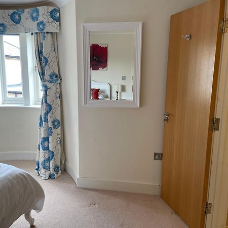 Top Floor En-Suite Double Bedrooms With Great View Of Windsor Castle & Free Parking Bagian luar foto