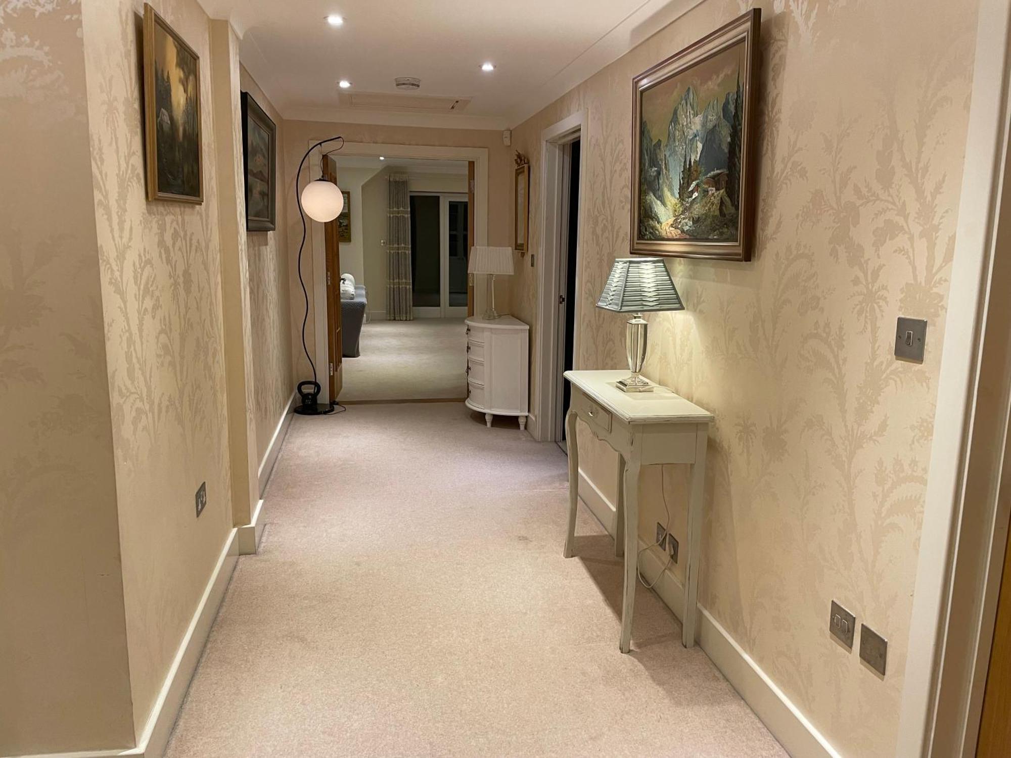 Top Floor En-Suite Double Bedrooms With Great View Of Windsor Castle & Free Parking Bagian luar foto