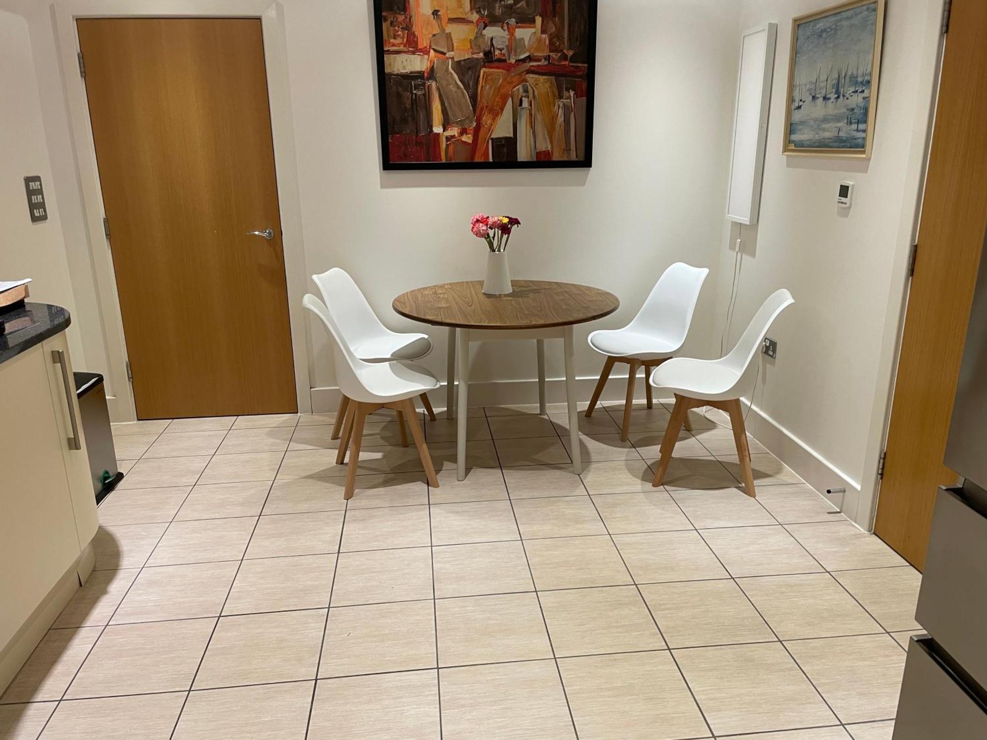 Top Floor En-Suite Double Bedrooms With Great View Of Windsor Castle & Free Parking Bagian luar foto