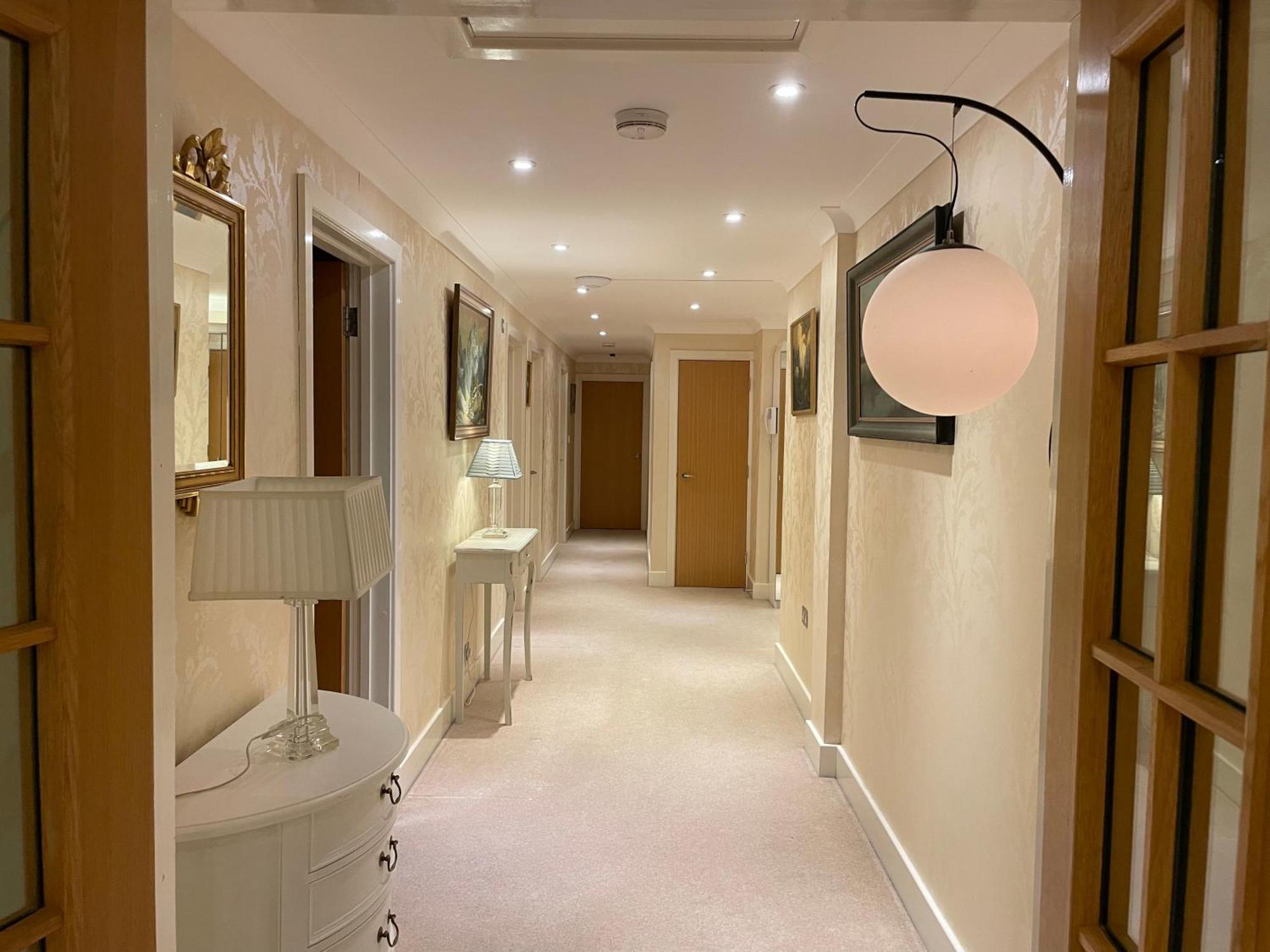 Top Floor En-Suite Double Bedrooms With Great View Of Windsor Castle & Free Parking Bagian luar foto