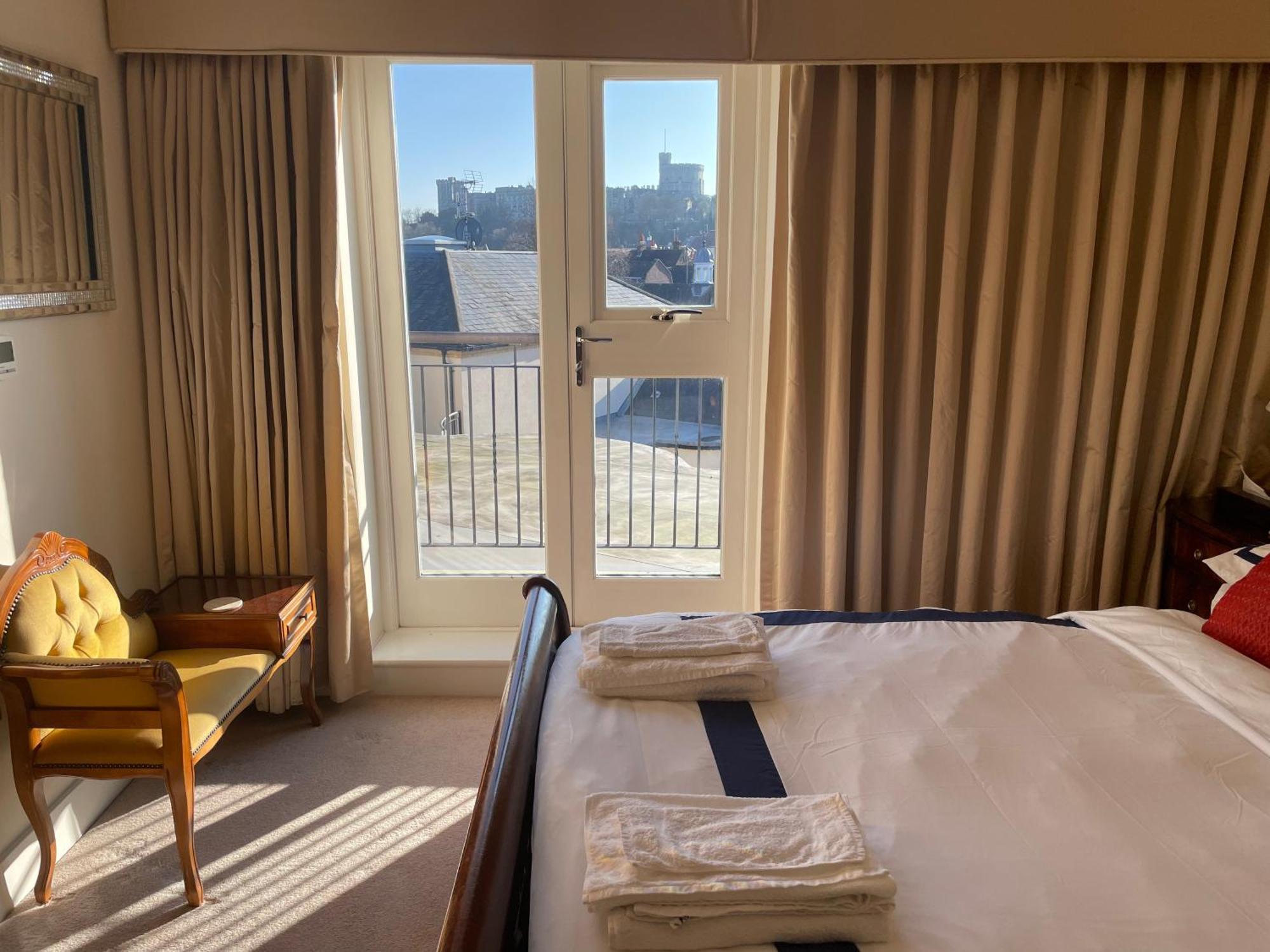Top Floor En-Suite Double Bedrooms With Great View Of Windsor Castle & Free Parking Bagian luar foto
