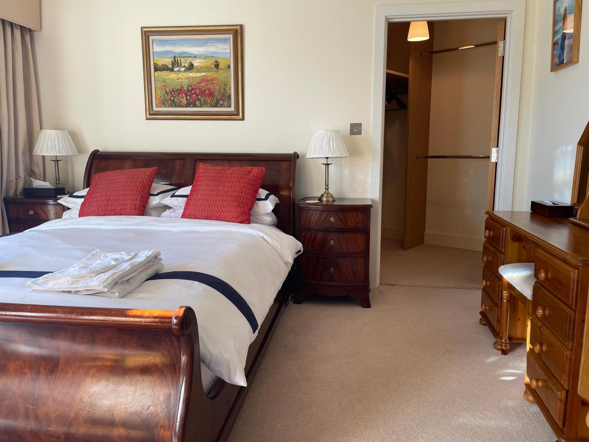 Top Floor En-Suite Double Bedrooms With Great View Of Windsor Castle & Free Parking Bagian luar foto