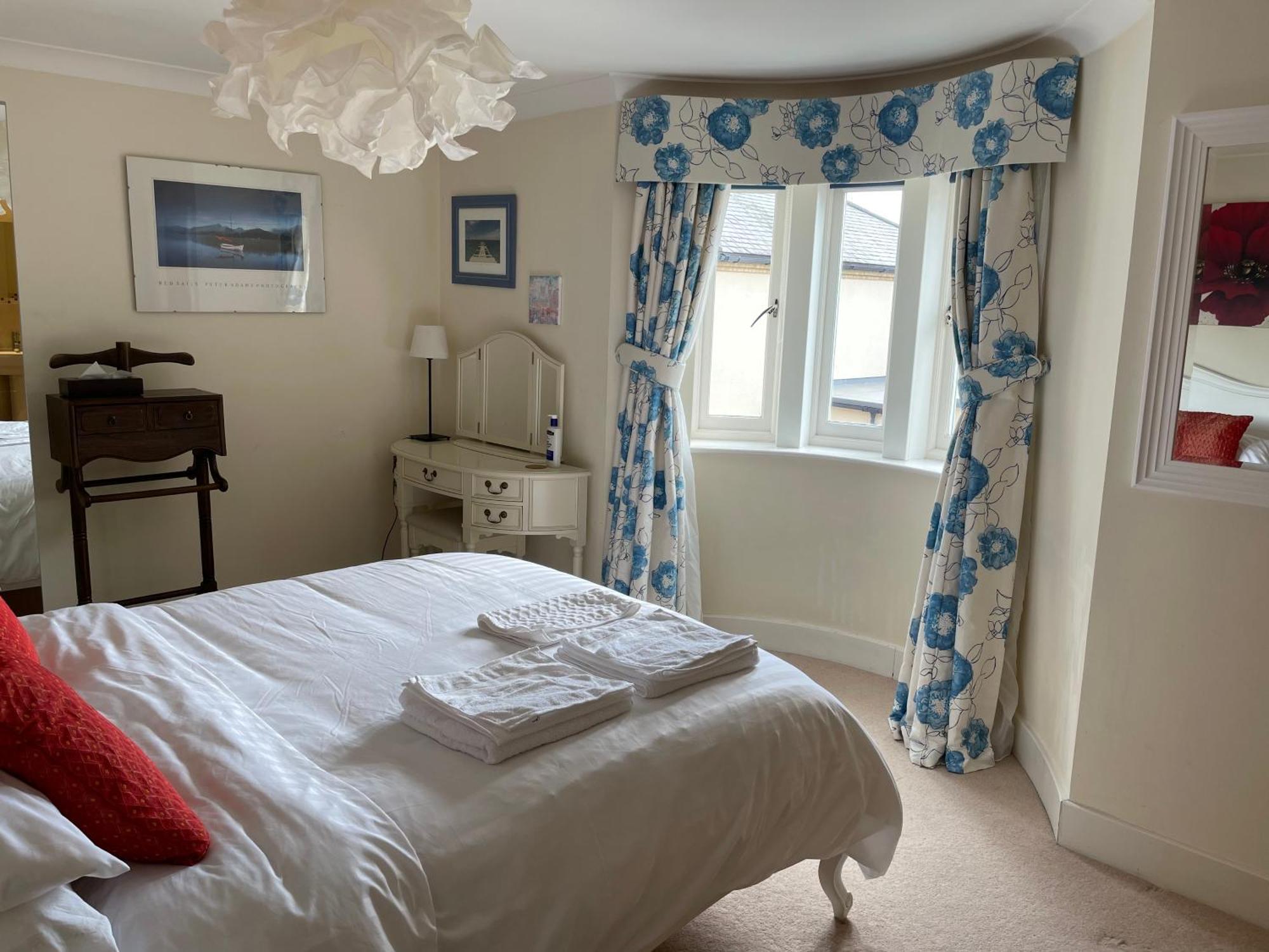 Top Floor En-Suite Double Bedrooms With Great View Of Windsor Castle & Free Parking Bagian luar foto