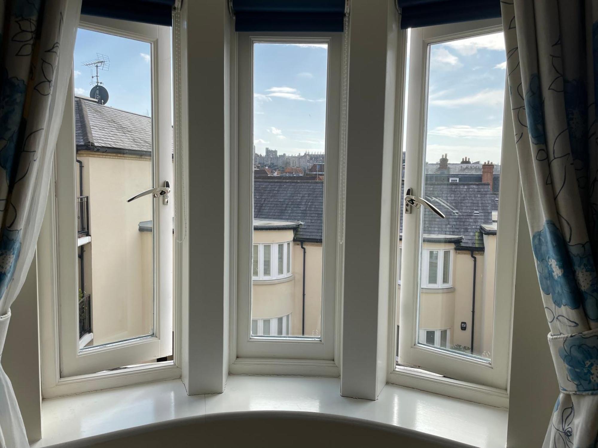 Top Floor En-Suite Double Bedrooms With Great View Of Windsor Castle & Free Parking Bagian luar foto