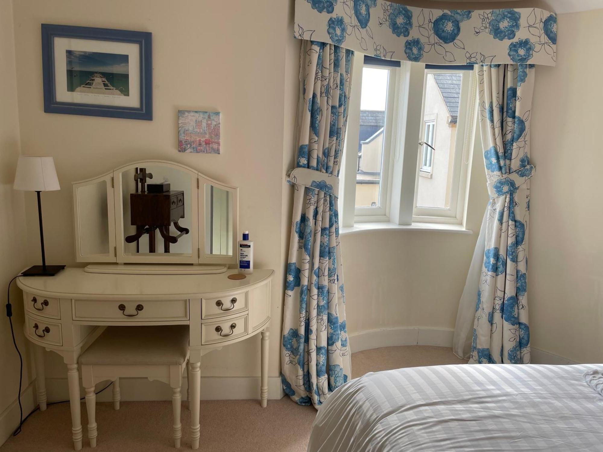 Top Floor En-Suite Double Bedrooms With Great View Of Windsor Castle & Free Parking Bagian luar foto