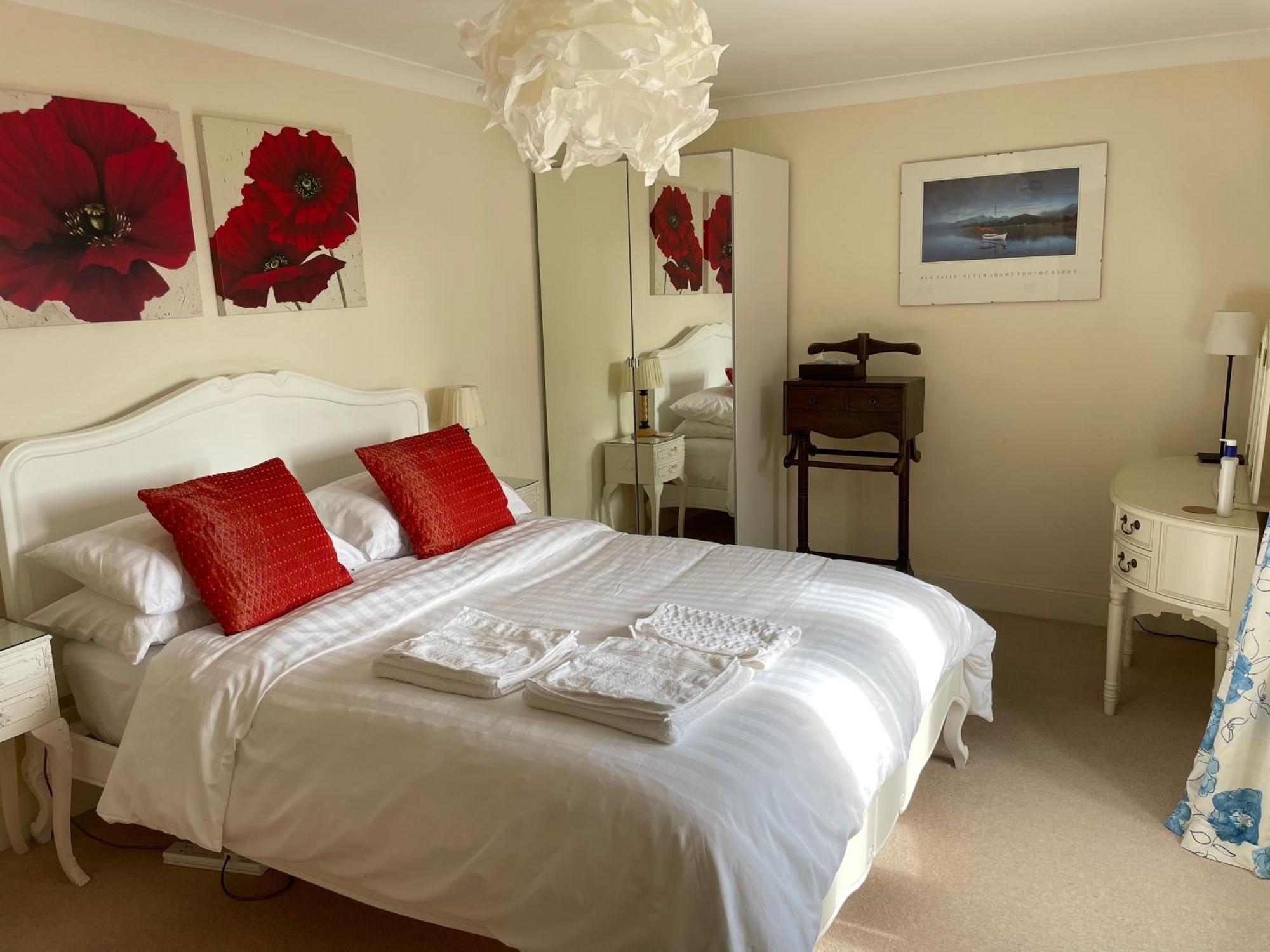 Top Floor En-Suite Double Bedrooms With Great View Of Windsor Castle & Free Parking Bagian luar foto